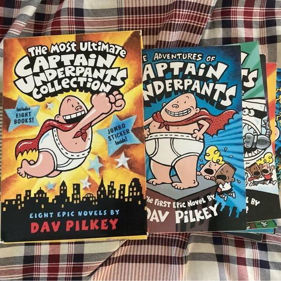 Captain underpants 8 children’s books - Picture 1 of 3